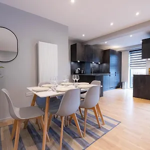 Luxurious Hackney Near Train Station Сasa de vacaciones Londres